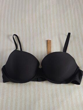 SKIMS Fits Everybody T-shirt Bra Size:38B Onyx